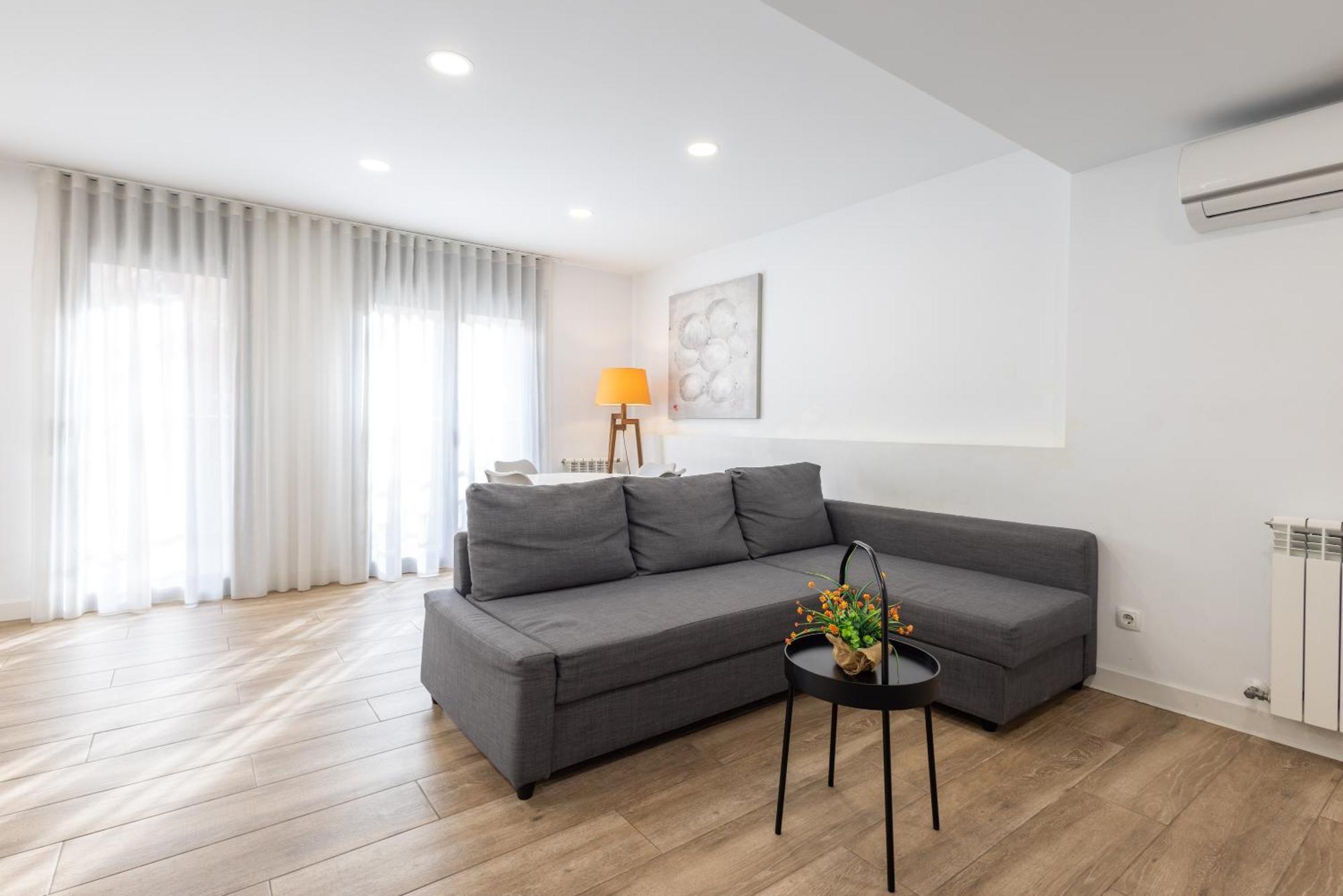 Stay U-Nique Apartments Fabra I Puig Барселона Экстерьер фото